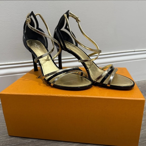 LOUIS VUITTON size 40 (US 9) Black and Gold Strappy Heels Preowned w COA - Picture 1 of 5